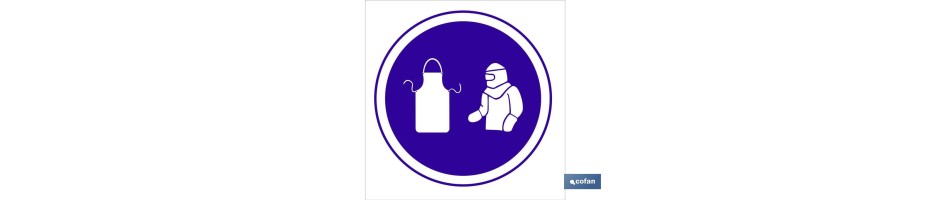 Obligatorio mandil y traje protección