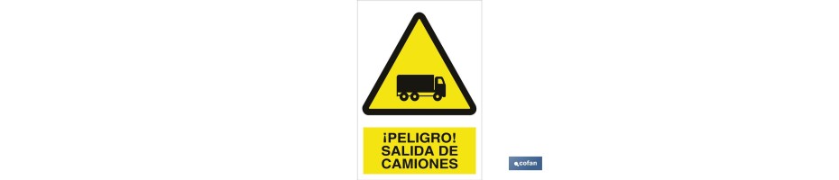 ¡Peligro! salida de camiones