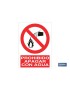 Prohibido apagar con agua
